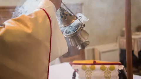 De ce este bine să faci sfeștanie înainte de Paște