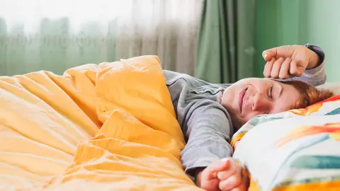 4 schimbări mici care îți vor oferi cel mai odihnitor somn de care ai avut parte vreodată