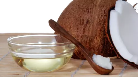 Uleiul de cocos, ajutor de nădejde în lupta împotriva cancerului de colon