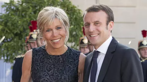 Totul despre povestea de dragoste dintre Emmanuel Macron și Brigitte Macron. "Orice ai face, mă voi căsători cu tine"