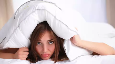 7 trucuri care te ajută să te odihnești în serile foarte călduroase