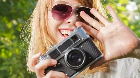 Moda selfie este pe cale de dispariție. Uite ce este un belfie și de ce este atât de popular