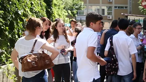 Subiecte ușoare la Evaluarea Națională 2017, proba la matematică. Uite cum s-au descurcat elevii. VIDEO