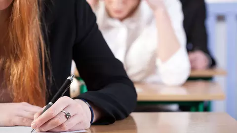 Emoții pentru olimpici. Examenul de Bacalaureat continuă cu proba la alegere a profilului