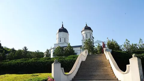 Mănăstiri din zona Dobrogei. Locuri unde poți merge pentru a te reculege