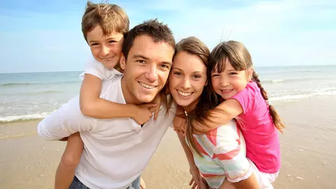 Copiii merg gratuit în vacanță în Grecia și Egipt!