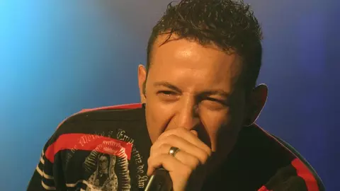 Lumea muzicală este în doliu. Solistul trupei Linkin Park, Chester Bennington, s-a sinucis
