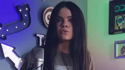 Iliana, puştoaica cu voce senzaţională, a lansat „Closer”, cover pentru piesa celor de la The Chainsmokers