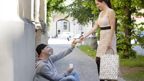 Adormirea Maicii Domnului sau Sfânta Maria Mare. Ce se oferă de pomană?