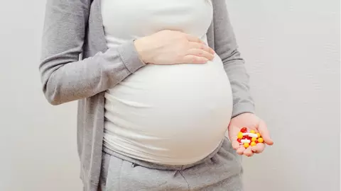 Ce riști dacă iei antibiotice atunci când ești însărcinată