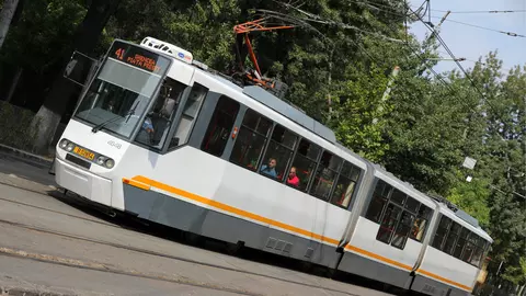 Probleme pentru călătorii bucureșteni! Circulația tramvaielor 41, 24 și 45 a fost blocată din cauza unei pene de curent
