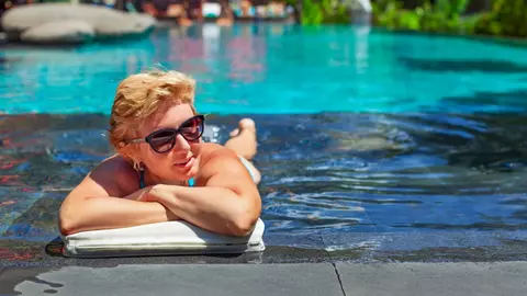 3 riscuri la care ne expunem pentru o piele brună și un bronz perfect. Oare merită?