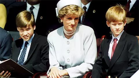 Prințul William a dezvăluit ce piesă cânta mama sa, Prințesa Diana, în mașină