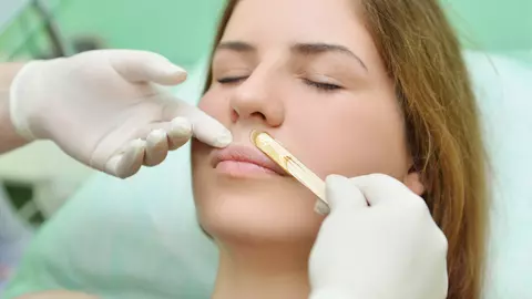 Cum să scapi definitiv de mustață în 5 minute, doar cu 3 ingrediente naturale
