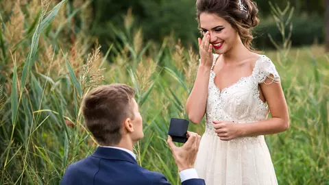 Semnele care îți arată că urmează să fii cerută de soție