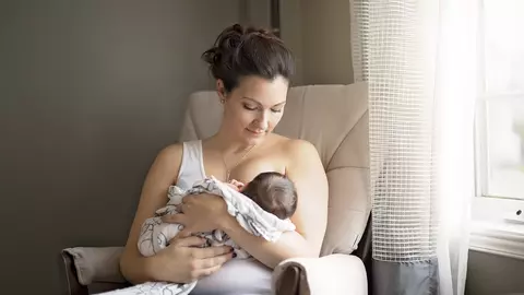 Alimentația mamei care alăptează. Ce alimente și băuturi sunt recomandate în timpul alăptării