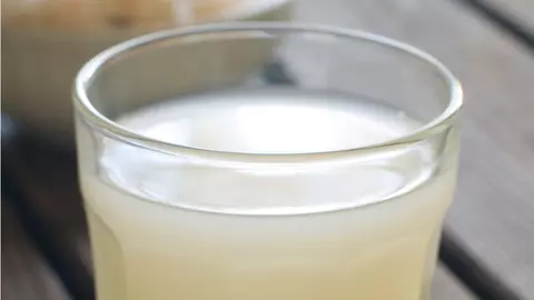 Zeama de varză acră are contraindicații? Nu o consuma dacă suferi de aceste afecțiuni