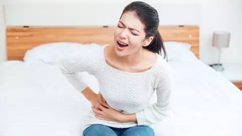 3 obiceiuri zilnice care favorizează apariția pietrelor la rinichi