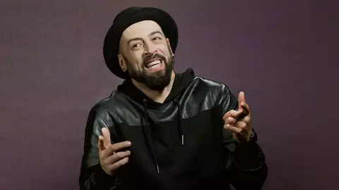 CRBL îi face duș fiicei sale... îmbrăcată: „Suntem o familie mai altfel”