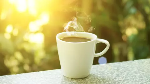 Adaugă asta în cafea și vei reuși să slăbești mai repede, dar și să ai energie pentru întreaga zi