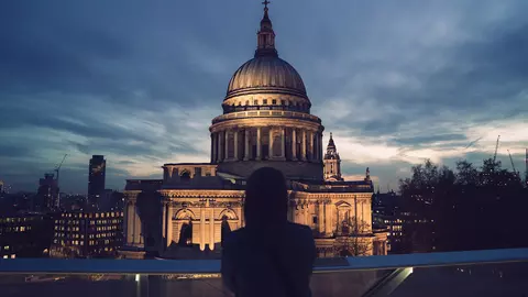 Tânăra care a căzut de pe catedrala Saint Paul din Londra a lăsat două scrisori de adio. Ultimele cuvinte ale româncei au emoționat pe toată lumea