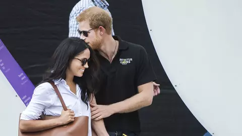 Prințul Harry a iubit-o pe Meghan Markle cu doi ani înainte să o cunoască. Cum a început povestea de dragoste a celor doi?