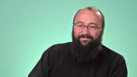 Ce acuzații i-a adus femeia care l-a reclamat pe părintele Visarion Alexa?