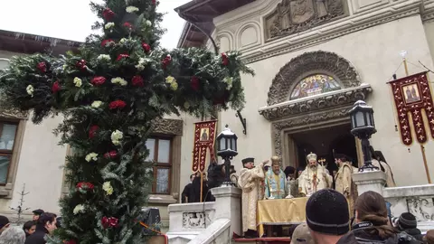 Când nu este bine să ne închinăm? Toți credincioșii trebuie să știe ce spun tradițiile bisericești