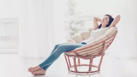 Ai avut o zi grea la serviciu? Uite cum să îți încarci bateriile rapid și să te relaxezi