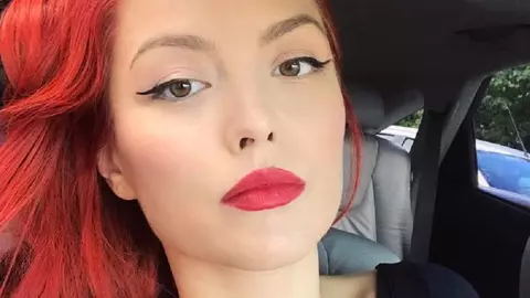 Elena Gheorghe are un look nou. Ce schimbare a făcut chiar în ziua botezului fetiței ei?