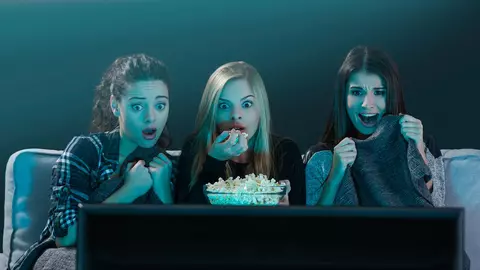 Filme horror de Halloween. Cum să te distrezi chiar dacă nu mergi la petrecere?