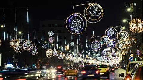 Când se aprind luminițele de Crăciun în București? Primarul Capitalei a făcut anunțul mult așteptat