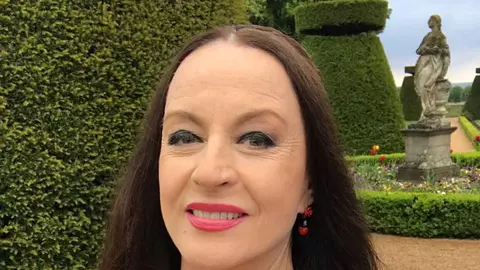 Maria Dragomiroiu a dezvăluit rețeta secretă care îi păstrează părul lung și strălucitor de ani de zile