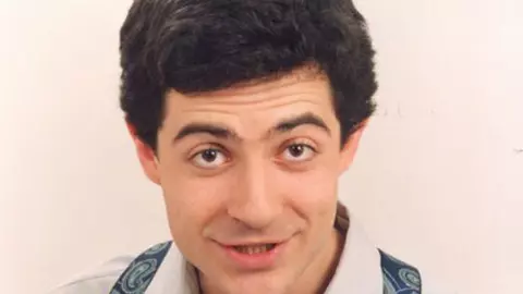 Îți mai aduci aminte de celebrul actor Mihai Călin care făcea furori în anii 90'? Cum arată la 49 de ani