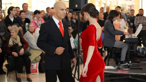 Tango la mall sau reinventarea ideii de shopping prin proiectul „Mall cultural”