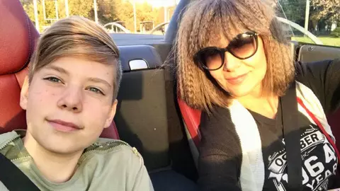 De ce nu poate intra băiatul lui Adrian Iovan în posesia moștenirii lăsate de tatăl său. Romanița Iovan a spus tot adevărul