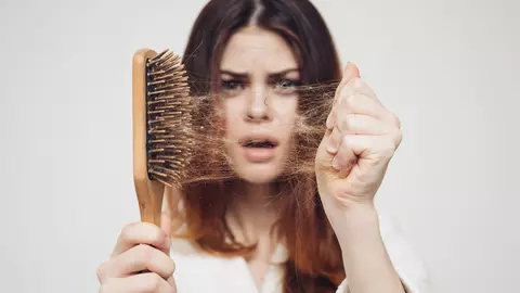 Rezolvă problema căderii părului cu ajutorul naturii! Tratamente eficiente pentru firele uscate și degradate