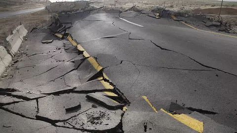 Cutremur de 7,3 grade pe scara Richter. Peste 200 de persoane și-au pierdut viața