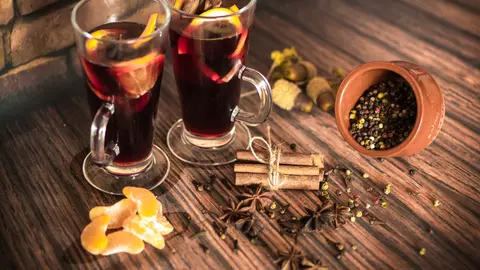 Cel mai bun vin fiert pe care l-ai gustat vreodată! Cum se prepară și cât este de benefic pentru sănătate