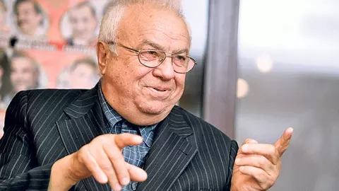Primele declarații ale lui Alexandru Arșinel după ce a ajuns de urgență la spital: „Mă simt din nou la mâna medicilor”