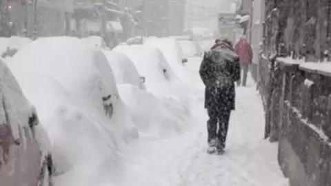 Vremea se răcește din ce în ce mai mult! Meteorologii au emis un cod galben de vânt puternic