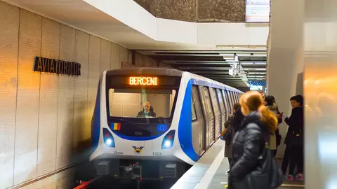 Sfaturile de care orice călător trebuie să țină cont. Cum trebuie să ne comportăm pentru a fi în siguranță la metrou?