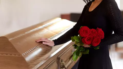 Motivul pentru care expresia "a trecut în nefiinţă" este greșită. Preoții au oferit explicația