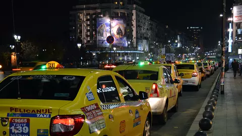 Bucureștenii primesc o veste proastă! Primăria Capitalei vrea să interzică Uber și Taxify
