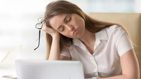 Suferi de oboseală cronică? Renunță să mai consumi aceste 3 alimente