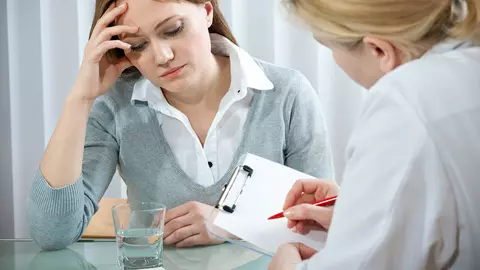 Boala care poate distruge organismul mai repede decât cancerul. Primele simptome pot apărea cu 5 ani înainte de diagnosticare