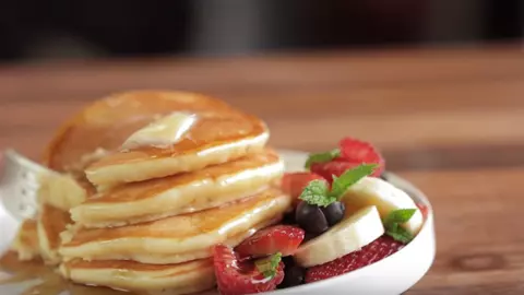 Cum să faci cele mai pufoase și delicioase clătite? Rețeta simplă pe care trebuie să o știe orice gospodină