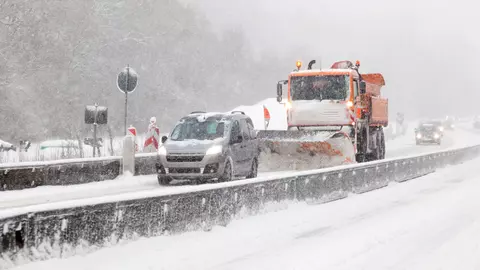 Meteorologii nu vin cu vești bune! A fost emis un nou cod galben de vânt puternic și vreme rea