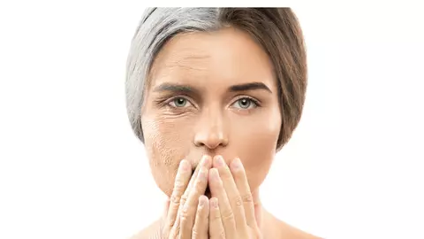 Cum poți preveni apariția firelor albe de păr? Secretul pe care orice femeie trebuie să îl cunoască!