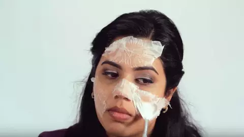 Cum să scapi de acnee și puncte negre folosind doar ouă și șervețele de hârtie? Trucul unei tinere face furori pe internet